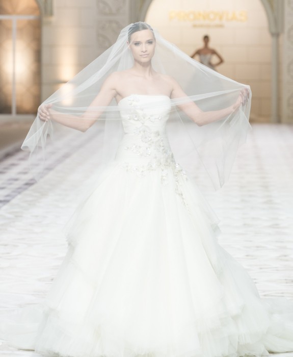 Wedding dress with veil - Pronovias bridal collection 2015