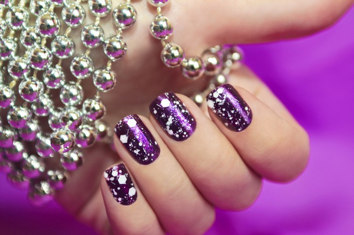 Glitter nails