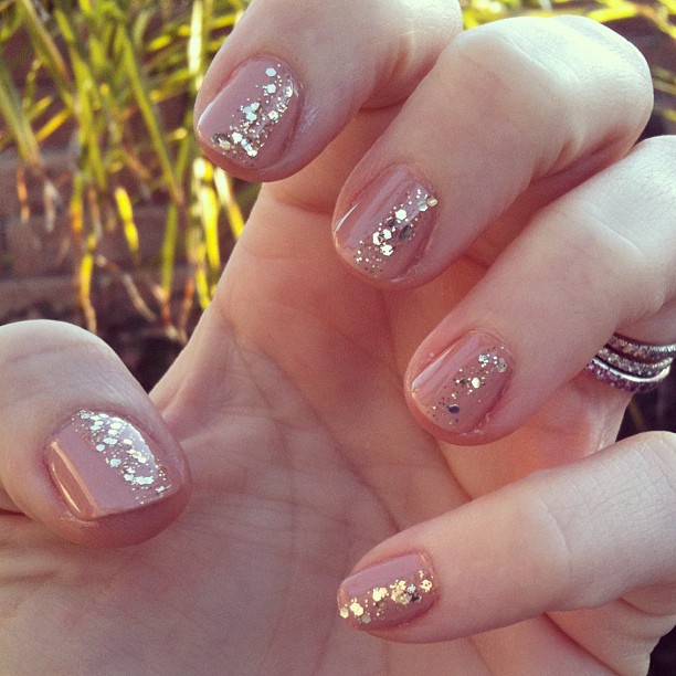 Glitter stripe on nude nails - subtle glamour nails