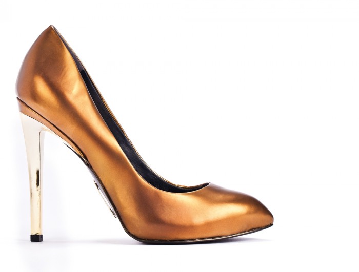 Gold woman shoes