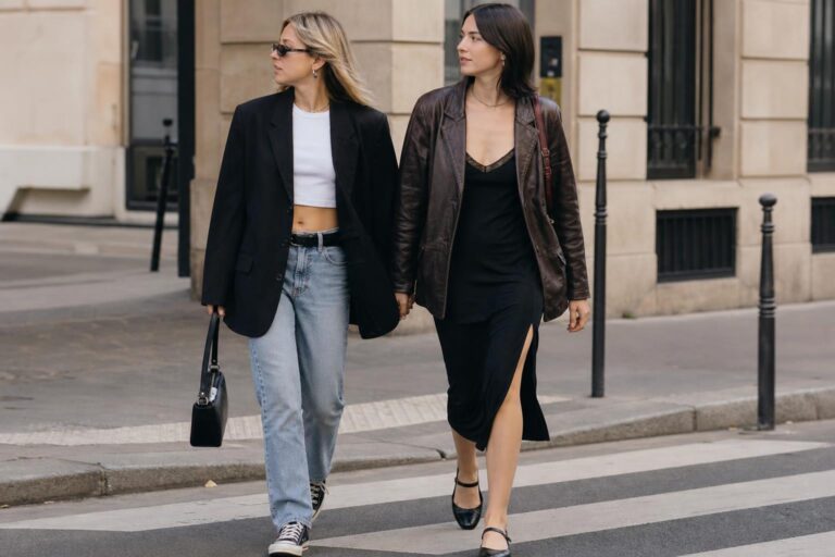 Vintage outfits 90s street style with slip dress, oversized blazer, straight-leg jeans and Mary Janes in a modern city look